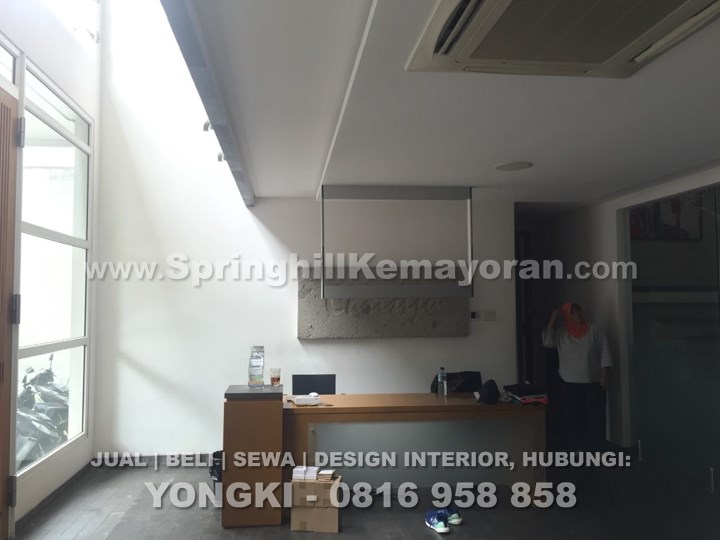 Rumah 3 lantai di Senopati (SKC-5110)