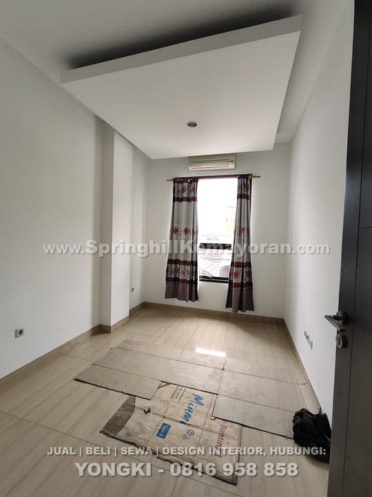 Rumah 3 lantai di Kelapa Gading (SKC-7726)