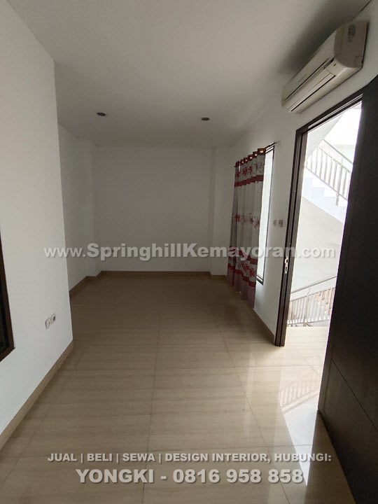 Rumah 3 lantai di Kelapa Gading (SKC-7726)