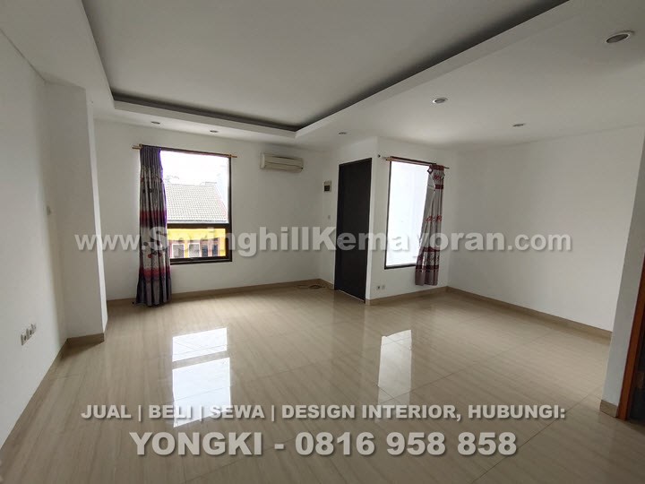 Rumah 3 lantai di Kelapa Gading (SKC-7726)