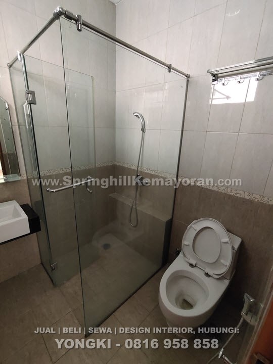 Rumah 3 lantai di Kelapa Gading (SKC-7726)