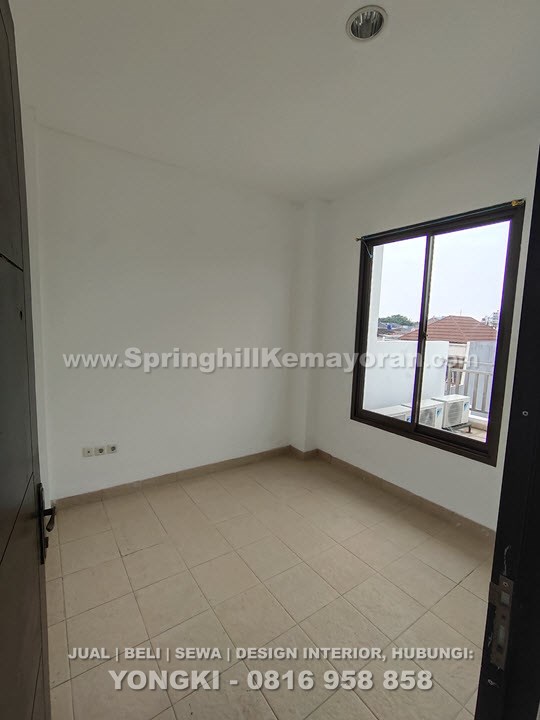 Rumah 3 lantai di Kelapa Gading (SKC-7726)