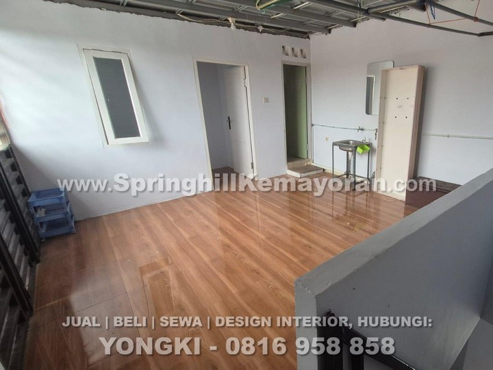 Rumah 2½ Lantai di Kemayoran (SKC-15820)