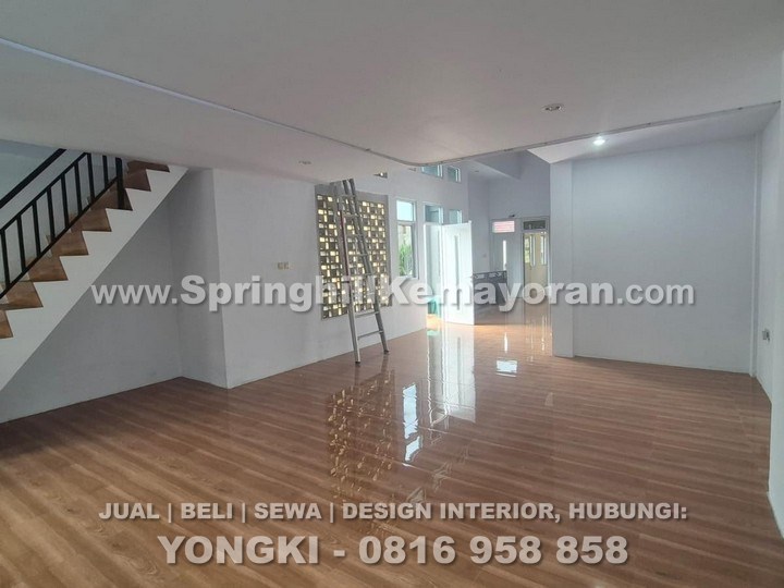 Rumah 2½ Lantai di Kemayoran (SKC-15820)