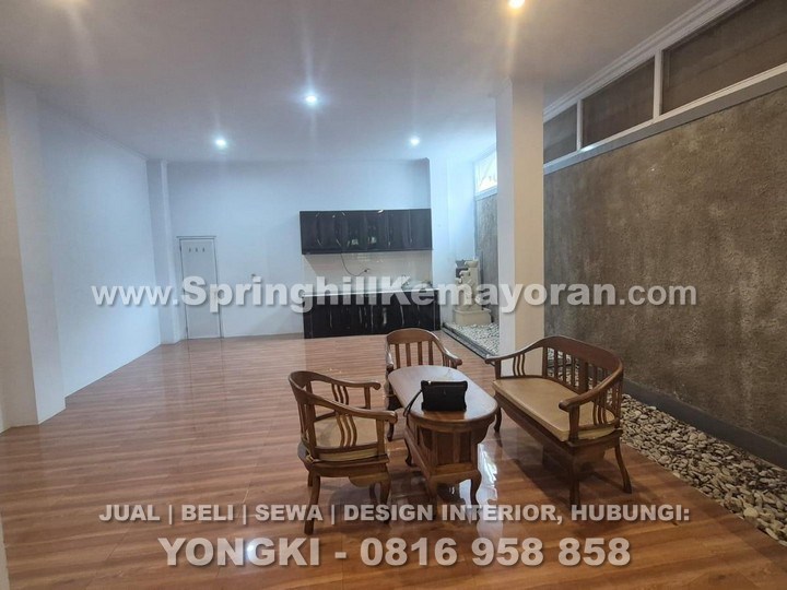 Rumah 2½ Lantai di Kemayoran (SKC-15820)